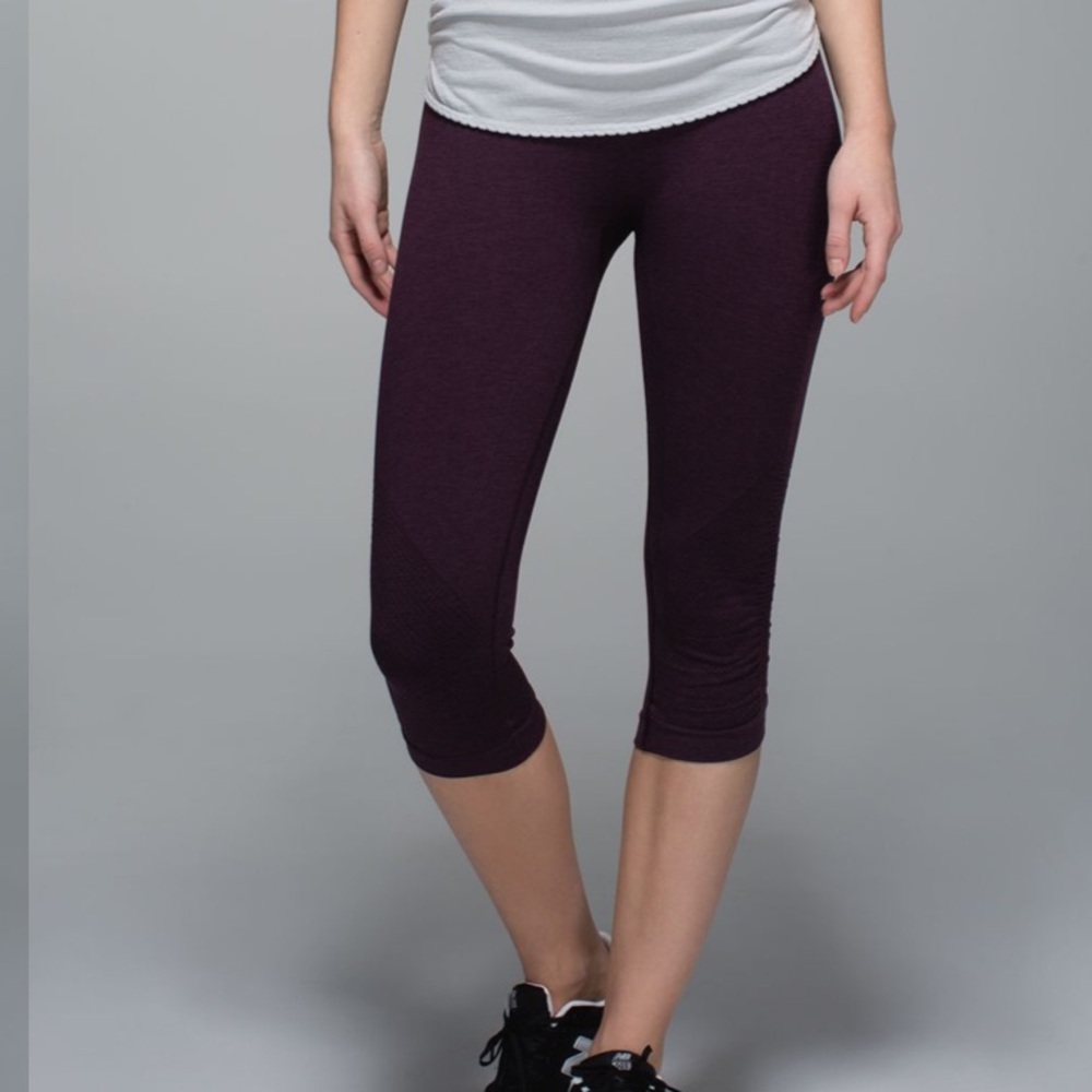 Lululemon In The Flow Crop II
Heathered Black Cherry
